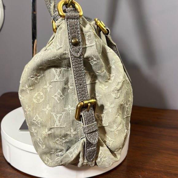 Louis Vuitton Denim Neo Cabby MM - Picture 7 of 17